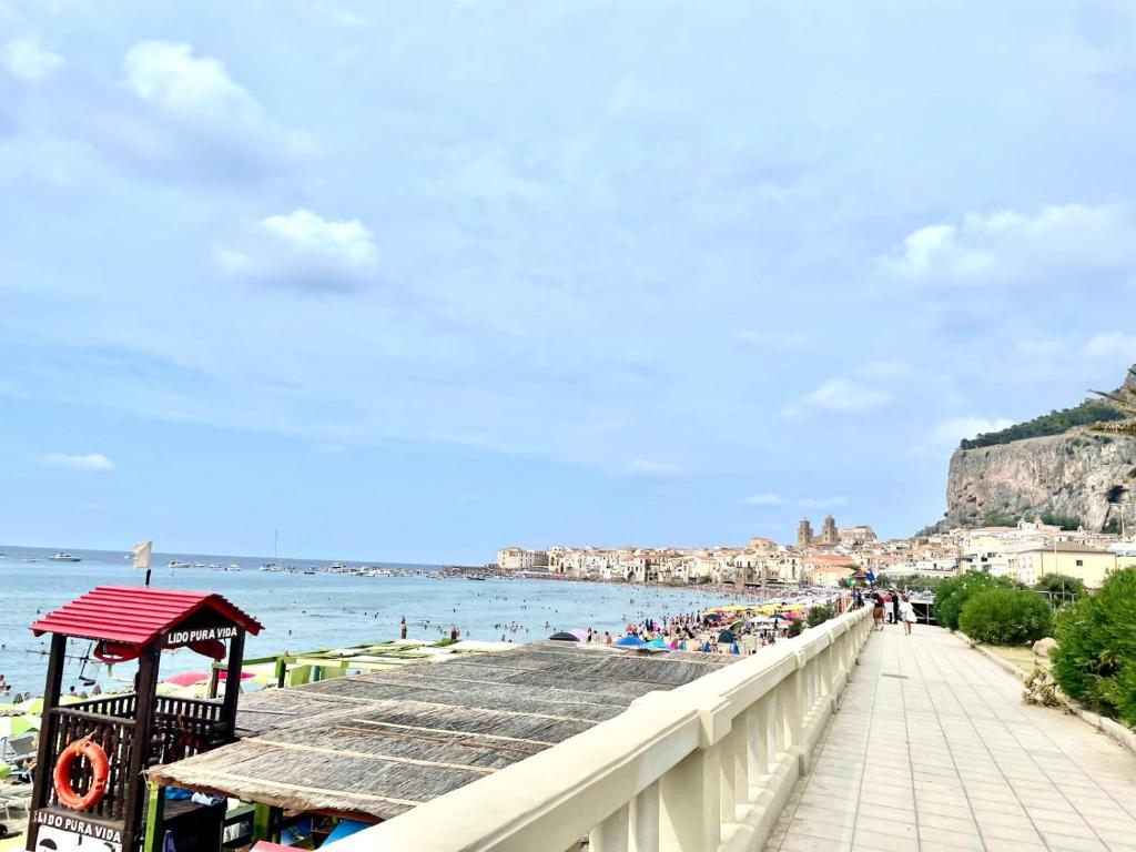 Spiaggia vicina alla casa vacanze Cefalù Pirandello House