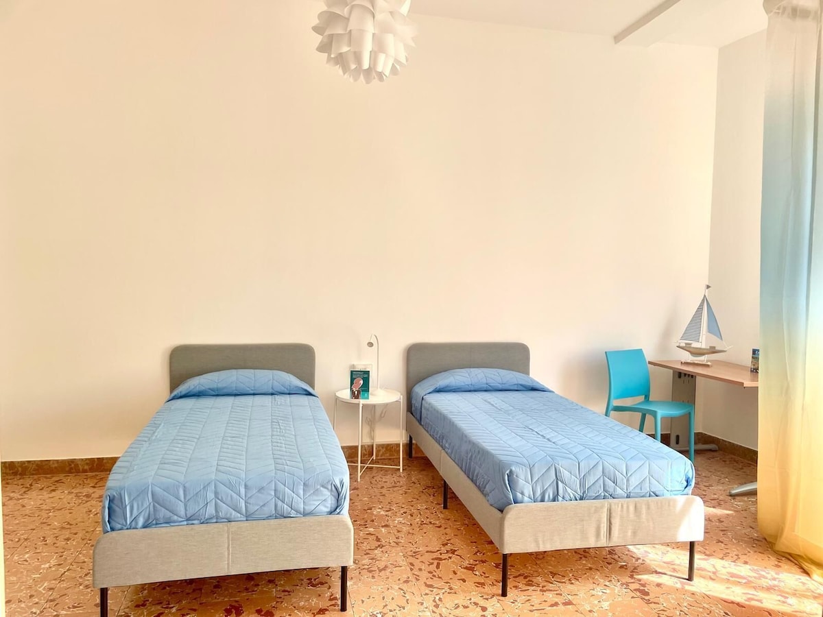 Camera con due letti singoli per famiglie - Casa vacanze Cefalù Pirandello House